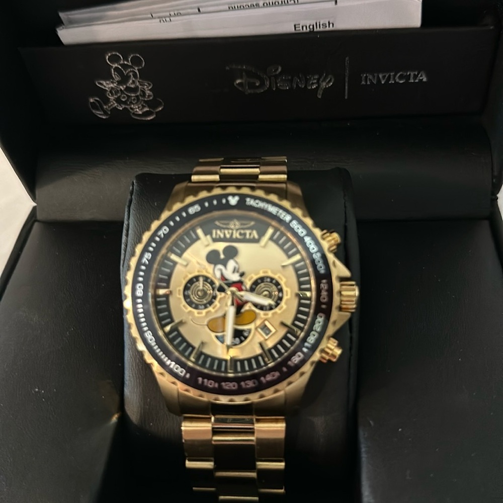 Invicta Limited Edition Mickey Mouse watch - Picture 6 of 11